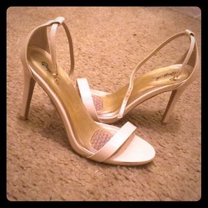 Qupid Nude Stilleto Heels w Ankle Strap